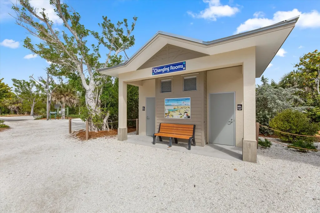5304 Ladyfinger Lake Road Sanibel FL 33957