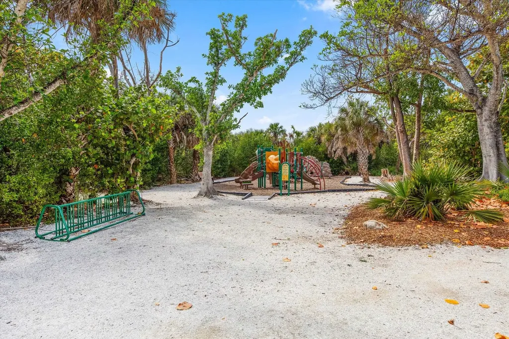 5304 Ladyfinger Lake Road Sanibel FL 33957
