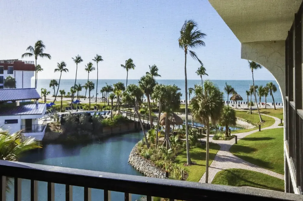 2445 W Gulf Drive Sanibel FL 33957