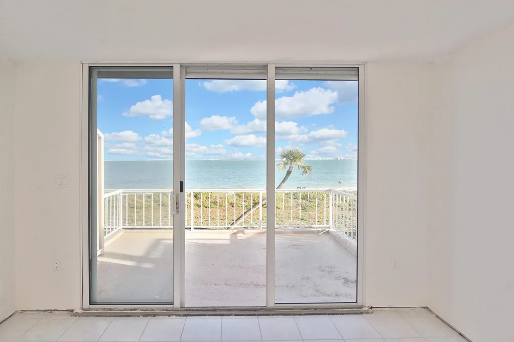 200 Periwinkle Way Sanibel FL 33957