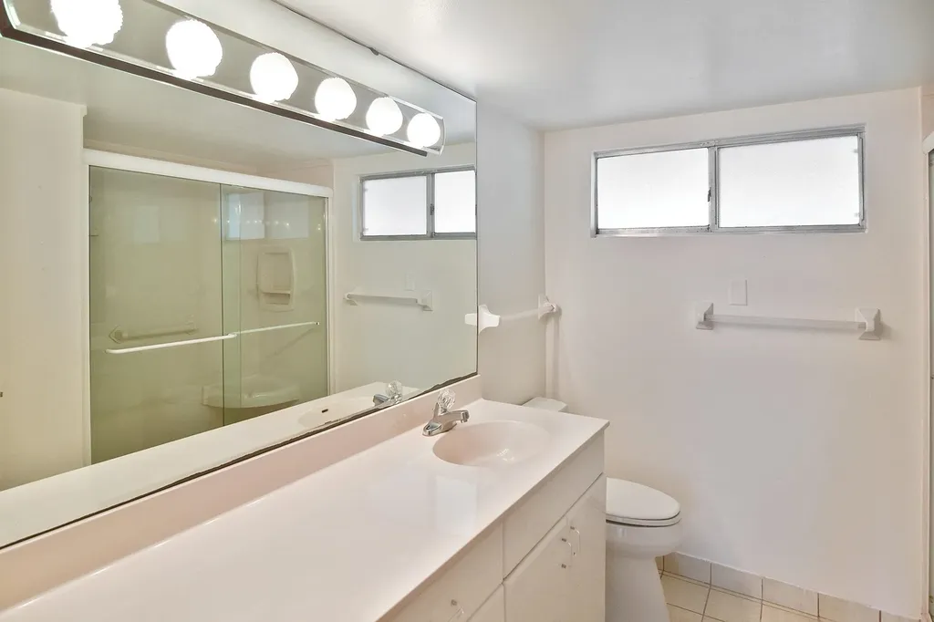 200 Periwinkle Way Sanibel FL 33957