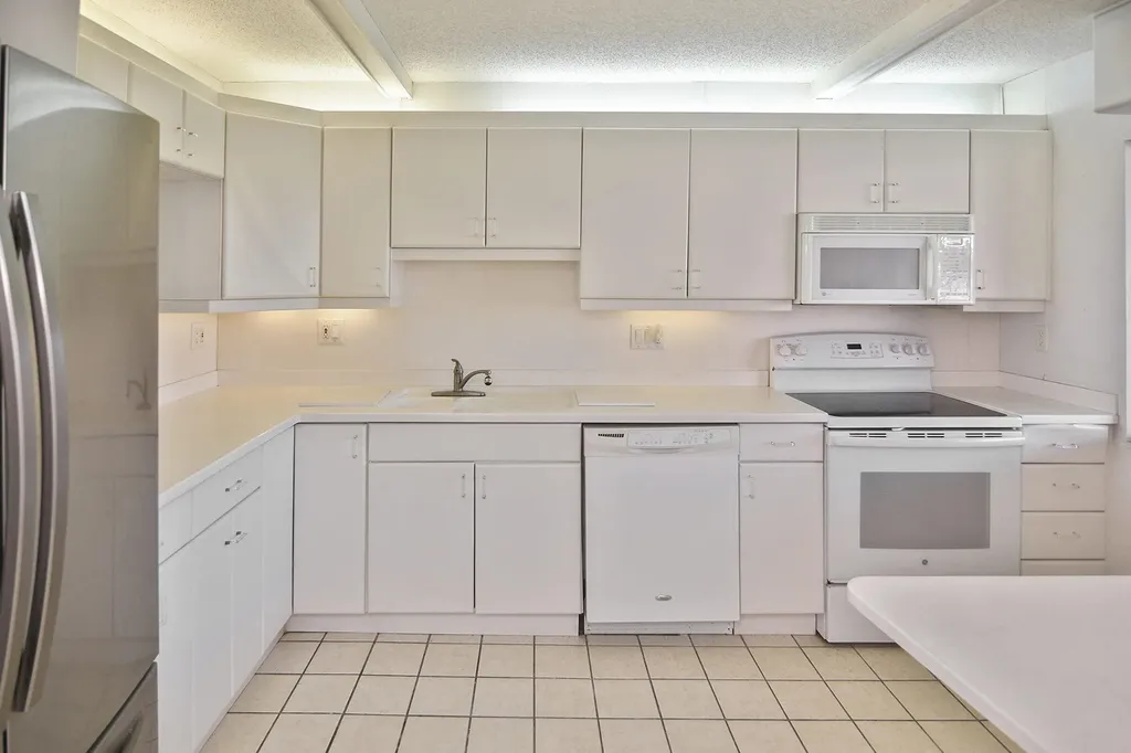 200 Periwinkle Way Sanibel FL 33957
