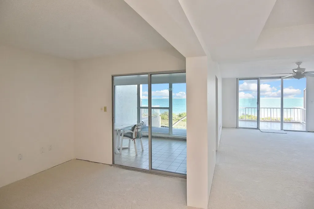 200 Periwinkle Way Sanibel FL 33957
