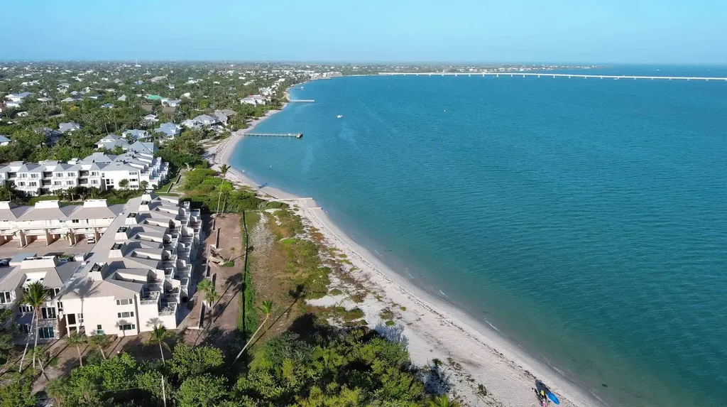 200 Periwinkle Way Sanibel FL 33957