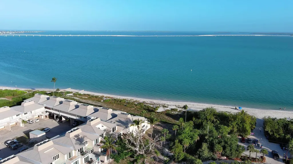 200 Periwinkle Way Sanibel FL 33957