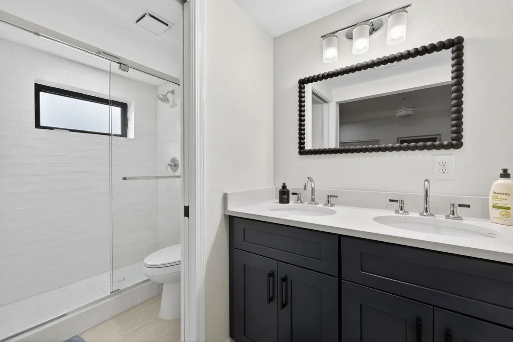 631 Nerita Street Sanibel FL 33957