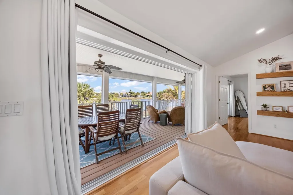 425 Lake Murex Circle Sanibel FL 33957