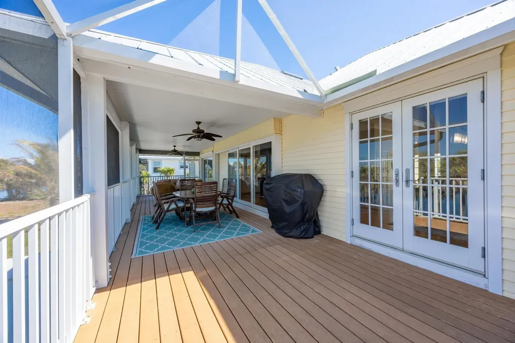 425 Lake Murex Circle Sanibel FL 33957
