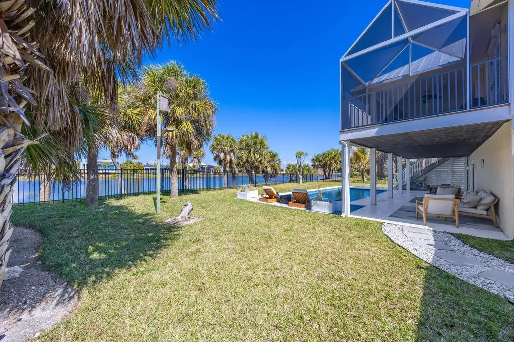 425 Lake Murex Circle Sanibel FL 33957