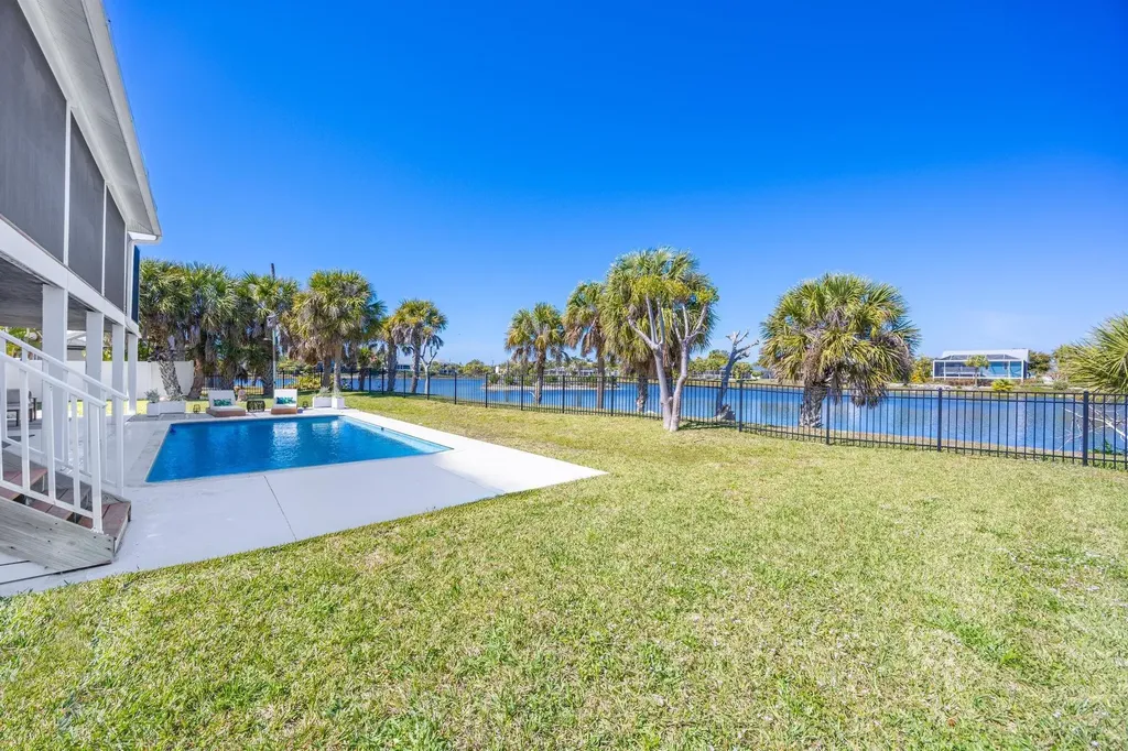 425 Lake Murex Circle Sanibel FL 33957