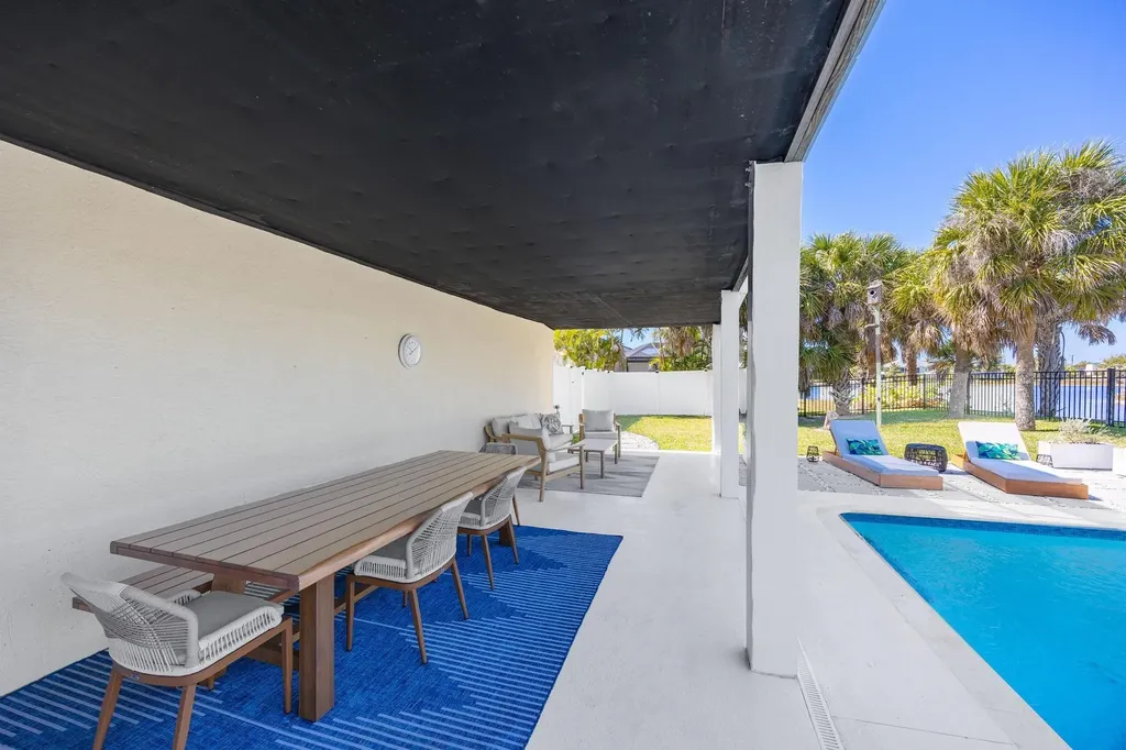 425 Lake Murex Circle Sanibel FL 33957