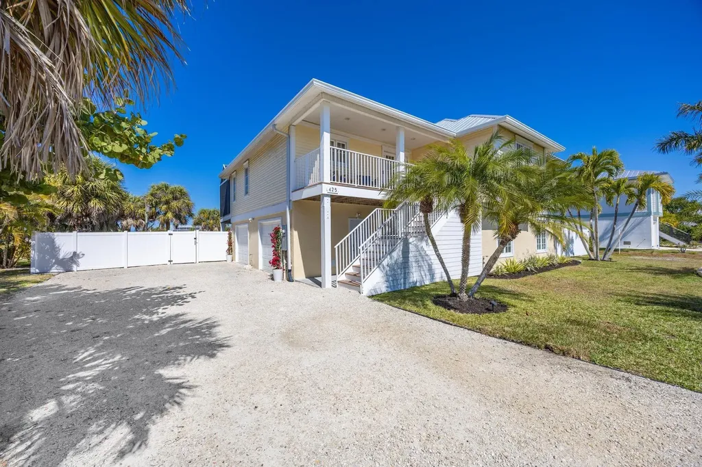 425 Lake Murex Circle Sanibel FL 33957