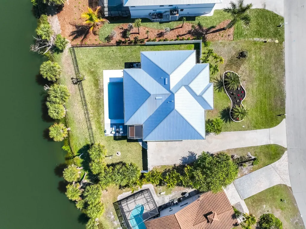 425 Lake Murex Circle Sanibel FL 33957