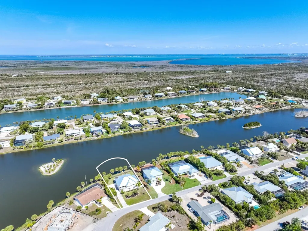 425 Lake Murex Circle Sanibel FL 33957