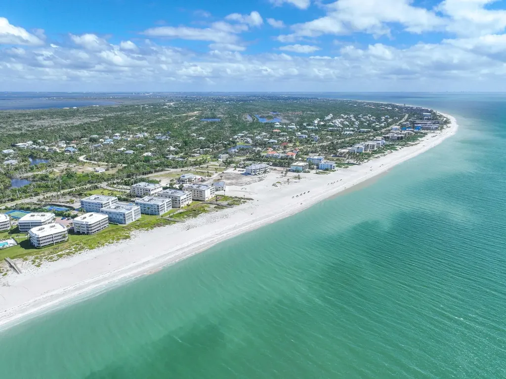 425 Lake Murex Circle Sanibel FL 33957