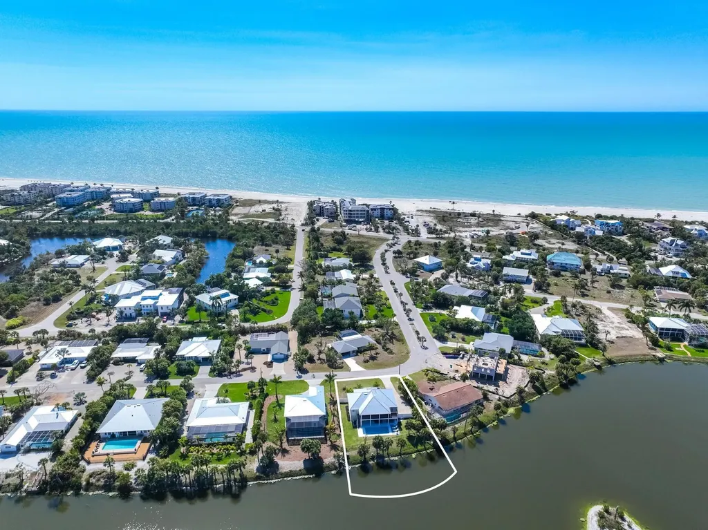 425 Lake Murex Circle Sanibel FL 33957