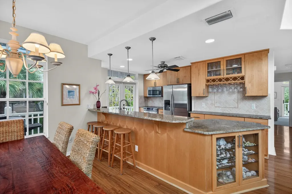 927 Almas Court Sanibel FL 33957