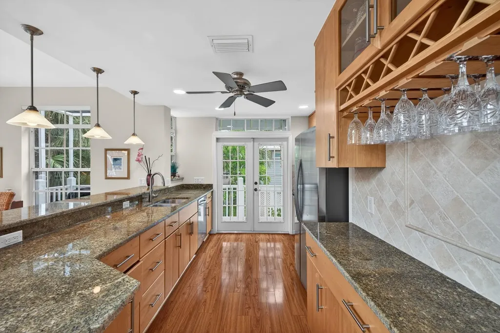 927 Almas Court Sanibel FL 33957