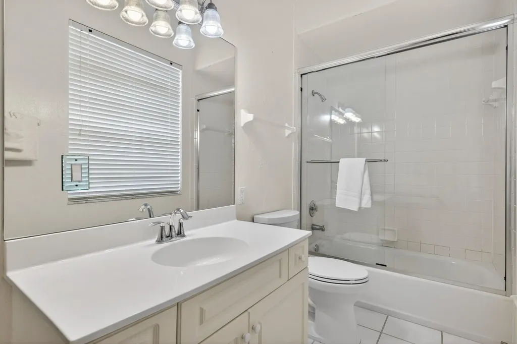 927 Almas Court Sanibel FL 33957