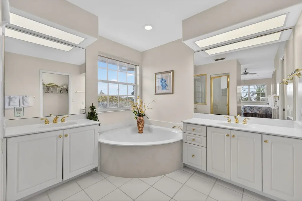 927 Almas Court Sanibel FL 33957