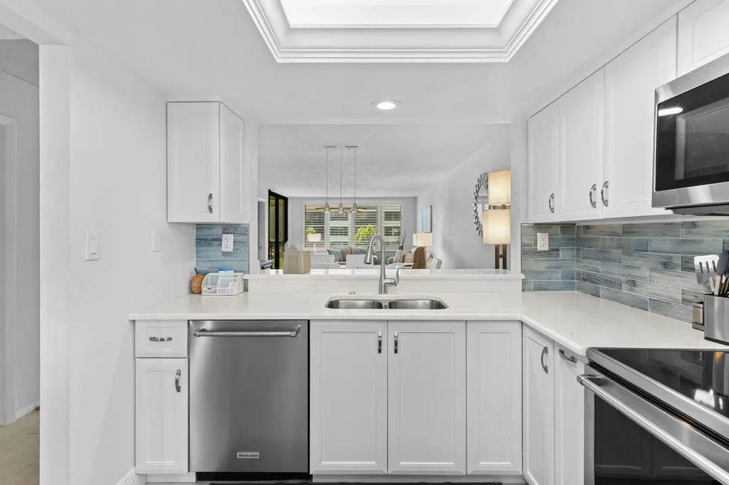 979 E Gulf Drive Sanibel FL 33957