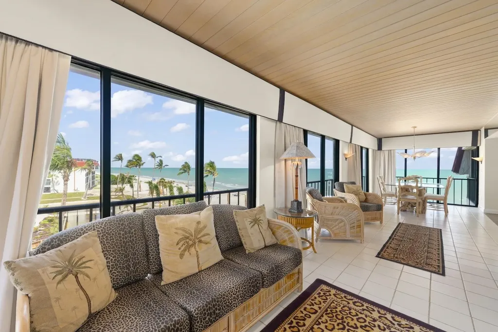 2445 W Gulf Drive Sanibel FL 33957
