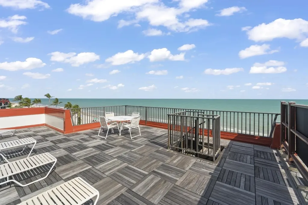2445 W Gulf Drive Sanibel FL 33957
