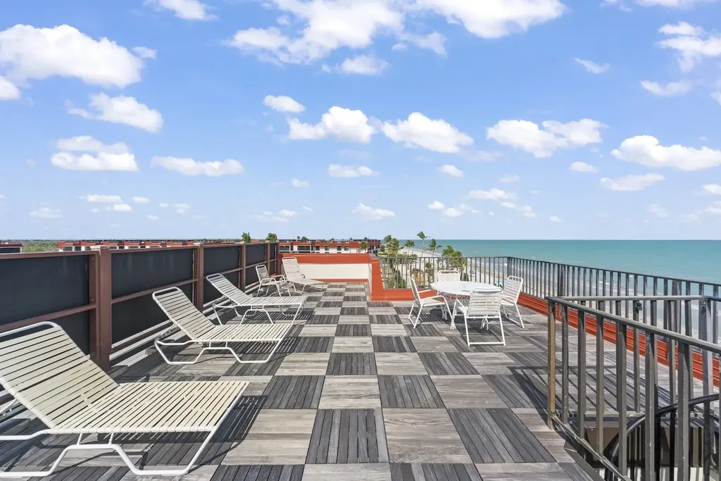 2445 W Gulf Drive Sanibel FL 33957