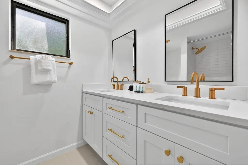 1304 Par View Drive Sanibel FL 33957