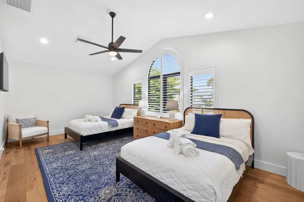 1304 Par View Drive Sanibel FL 33957