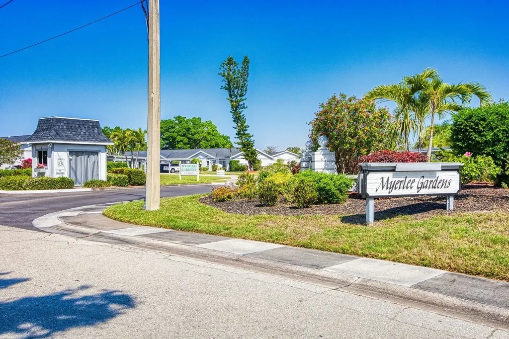 6898 Sandtrap Drive Fort Myers FL 33919