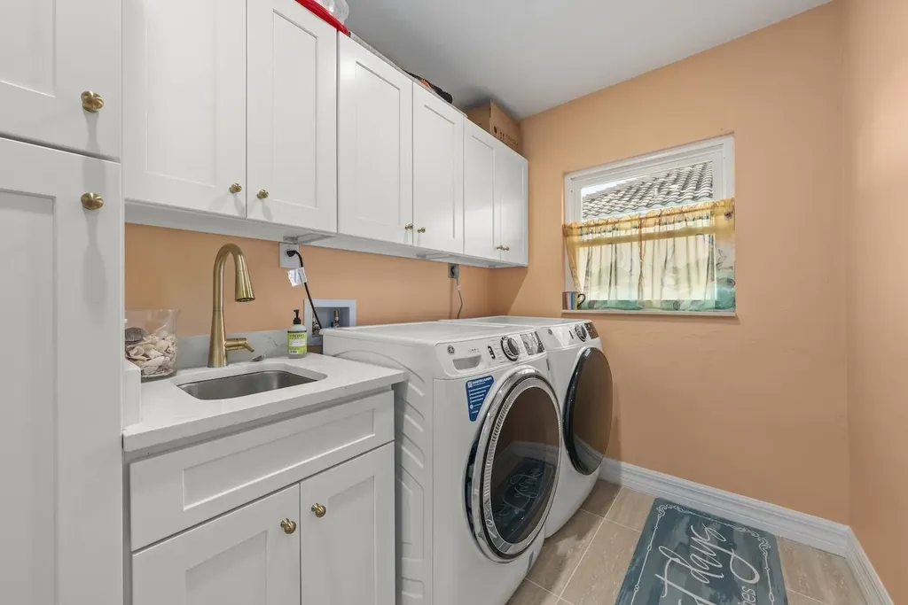 1238 Par View Drive Sanibel FL 33957