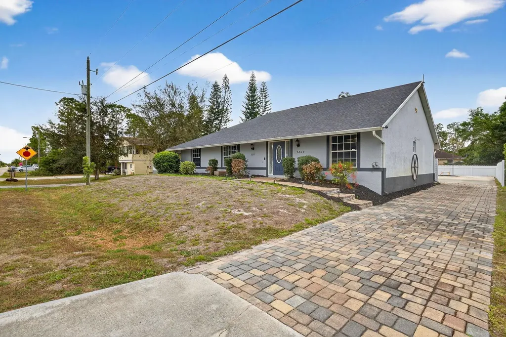 2807 52nd Street SW Lehigh Acres FL 33976