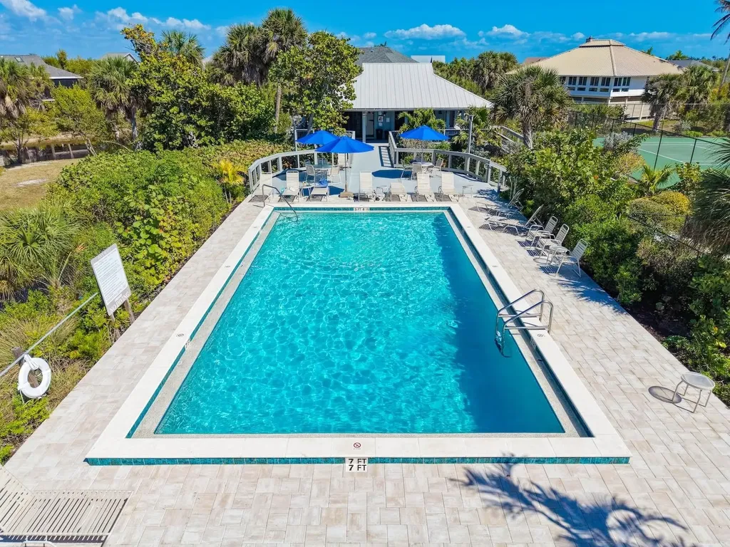 4339 Gulf Pines Drive Sanibel FL 33957-2907