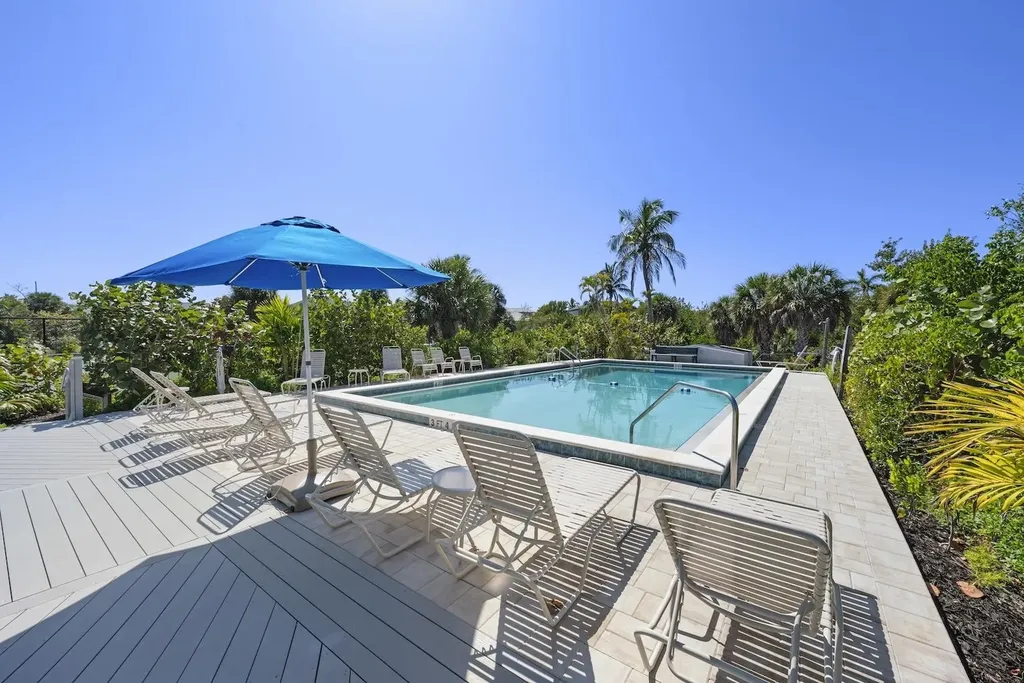 4339 Gulf Pines Drive Sanibel FL 33957-2907
