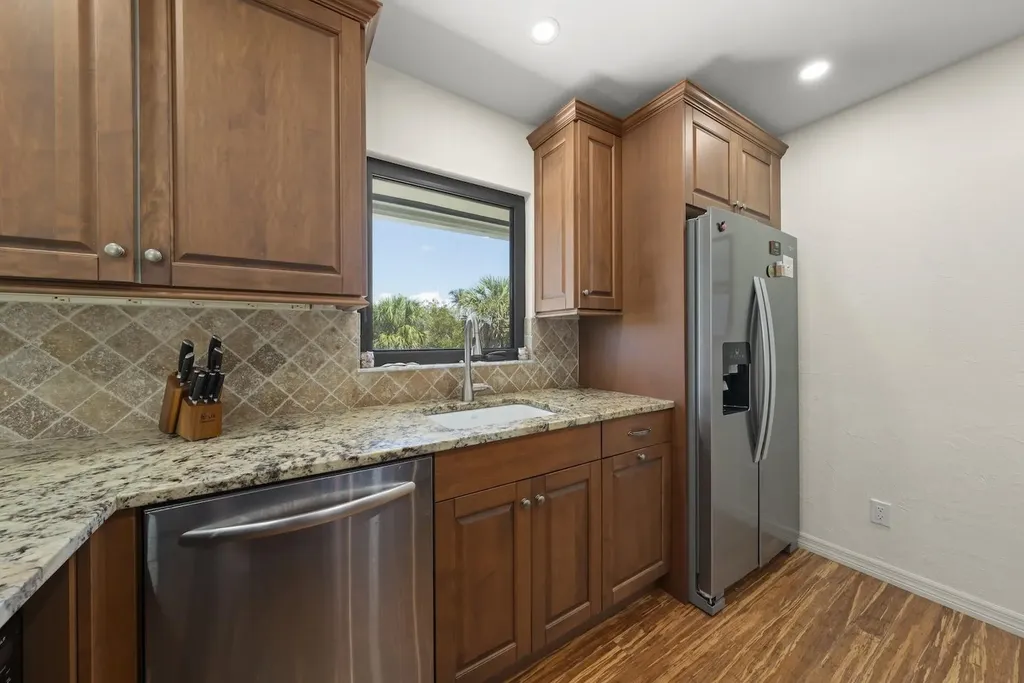 4339 Gulf Pines Drive Sanibel FL 33957-2907