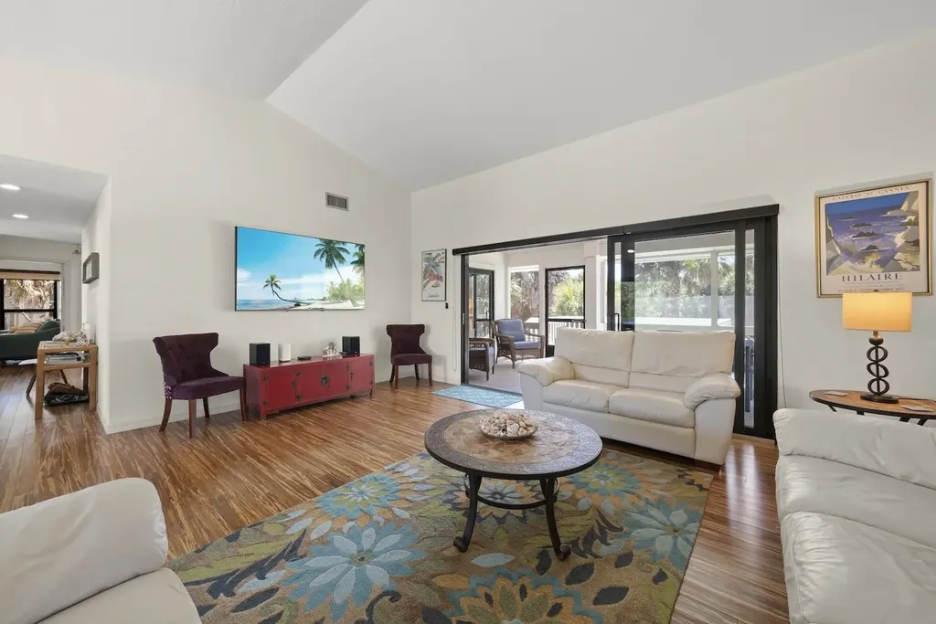 4339 Gulf Pines Drive Sanibel FL 33957-2907