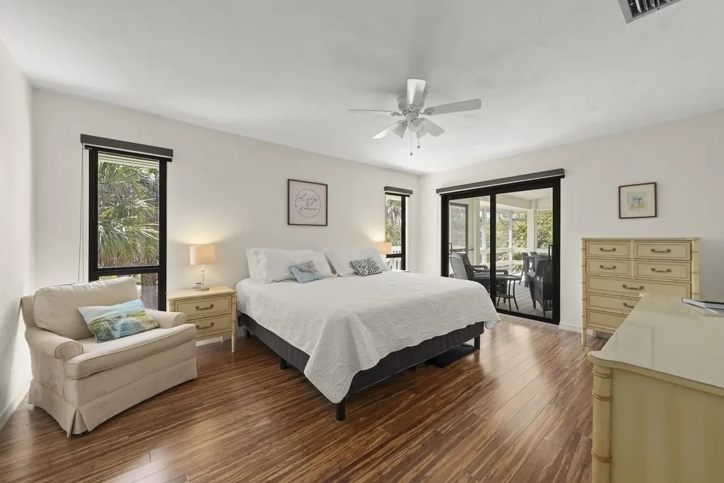 4339 Gulf Pines Drive Sanibel FL 33957-2907