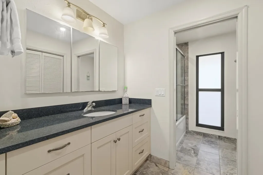 4339 Gulf Pines Drive Sanibel FL 33957-2907