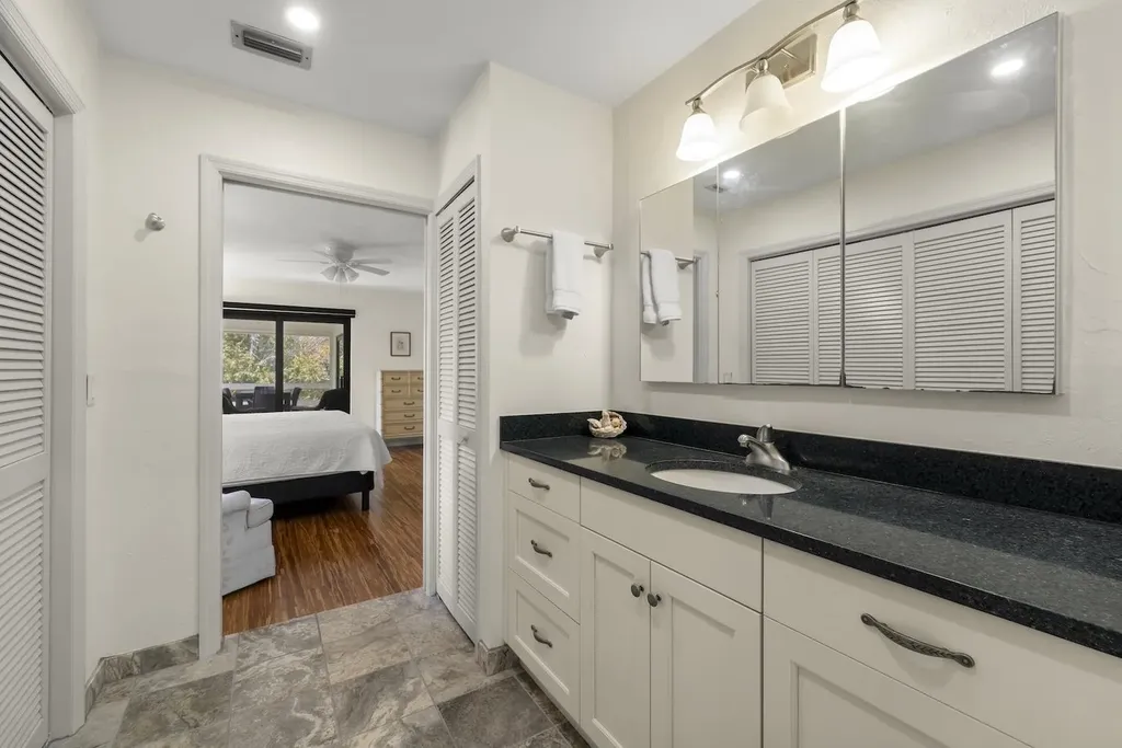 4339 Gulf Pines Drive Sanibel FL 33957-2907