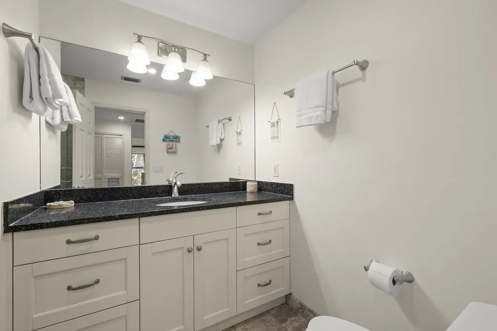 4339 Gulf Pines Drive Sanibel FL 33957-2907