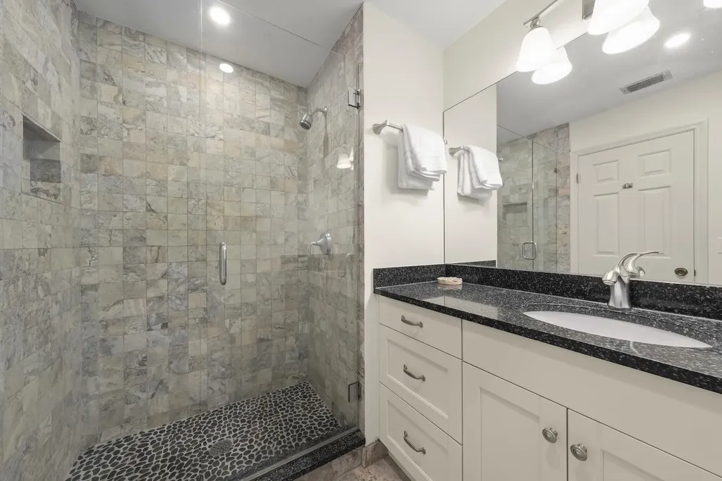4339 Gulf Pines Drive Sanibel FL 33957-2907