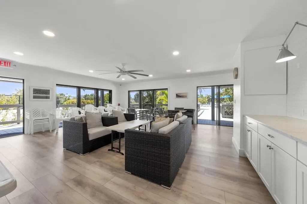 4339 Gulf Pines Drive Sanibel FL 33957-2907
