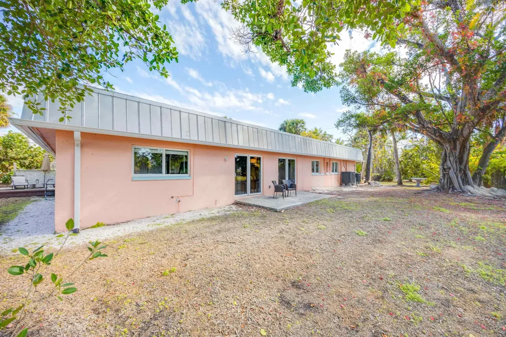 887 Casa Ybel Road Sanibel FL 33957