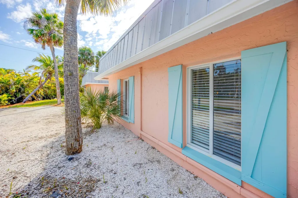 887 Casa Ybel Road Sanibel FL 33957