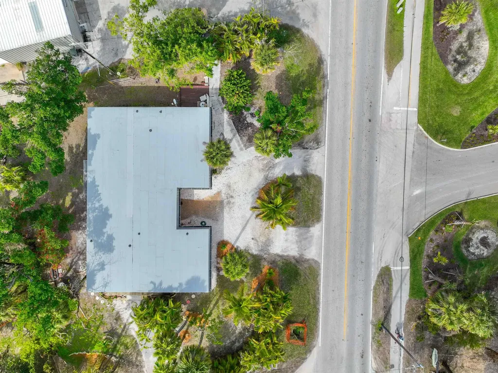 887 Casa Ybel Road Sanibel FL 33957