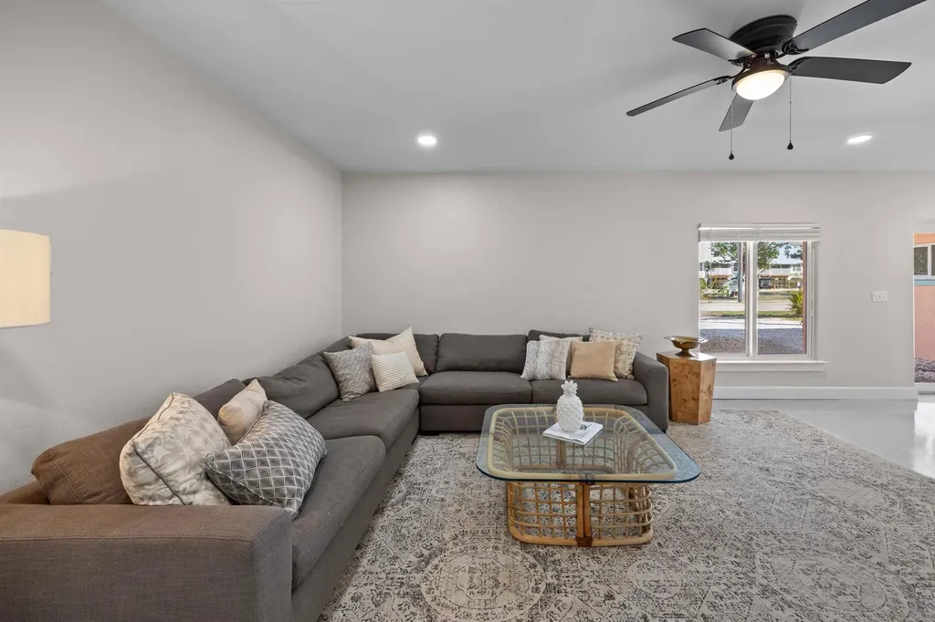 887 Casa Ybel Road Sanibel FL 33957