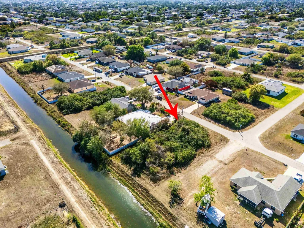 3718 15th Street SW Lehigh Acres FL 33976
