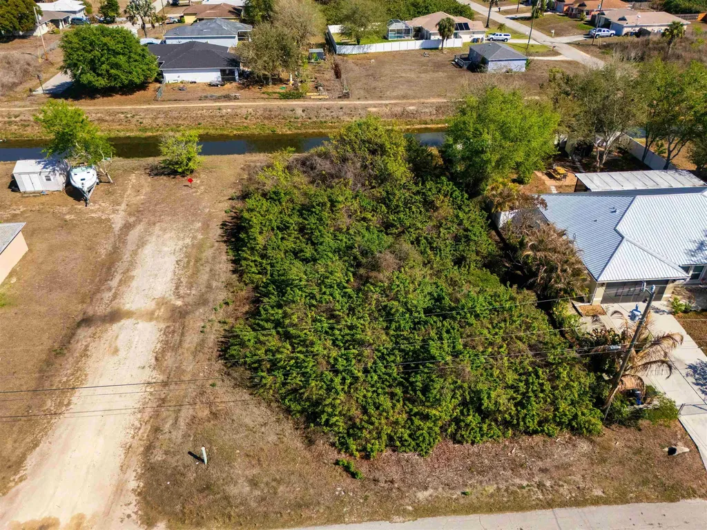 3718 15th Street SW Lehigh Acres FL 33976