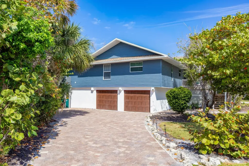 1813 Long Point Lane Sanibel FL 33957